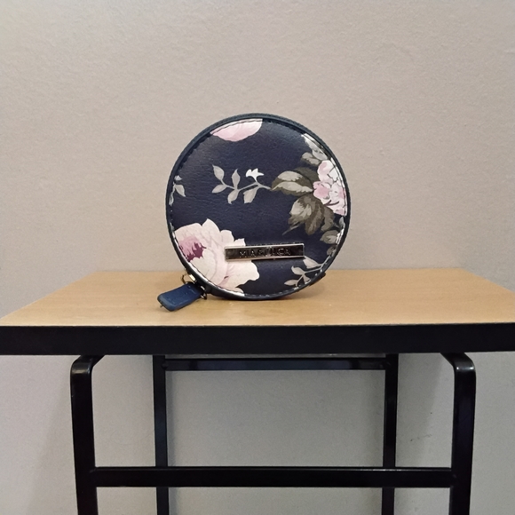 MIA & LUCAS Navy Floral Round Zip Coin Pouch – Like New - Picture 8 of 12